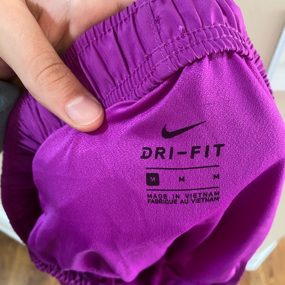 NWOT Nike Dri Fit Tempo Race Running Shorts Magenta - Picture 5 of 6